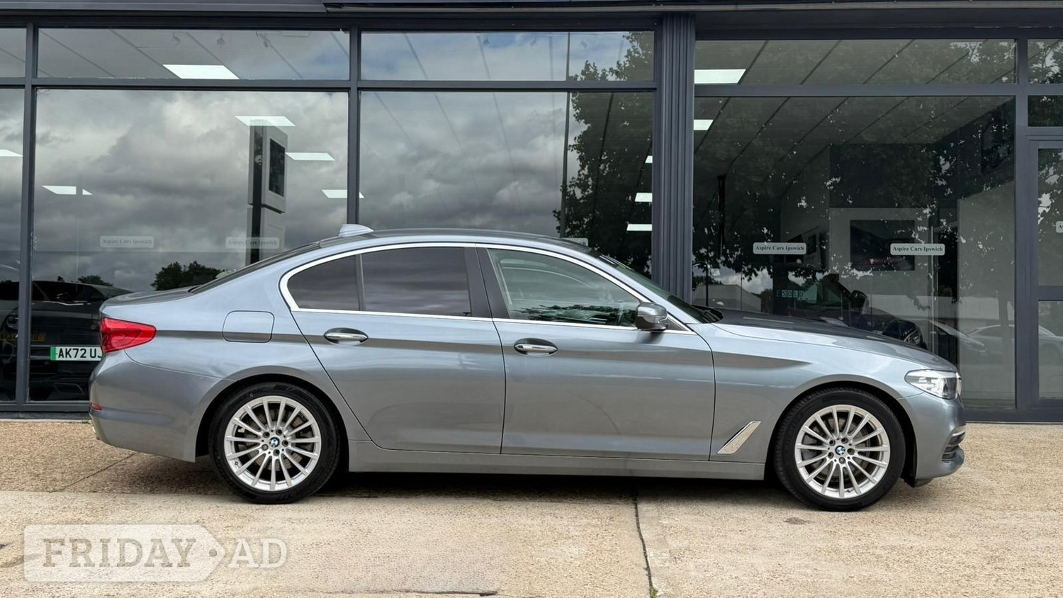 [ berth ]BMW 5 Series