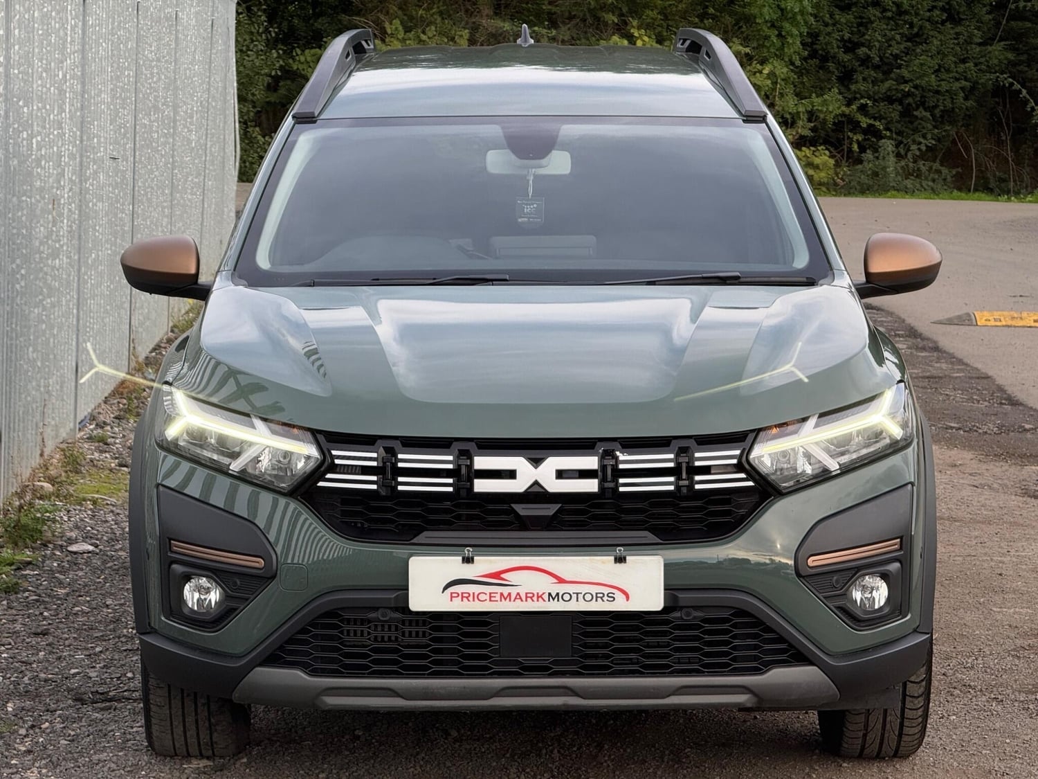 [ berth ]Dacia Jogger