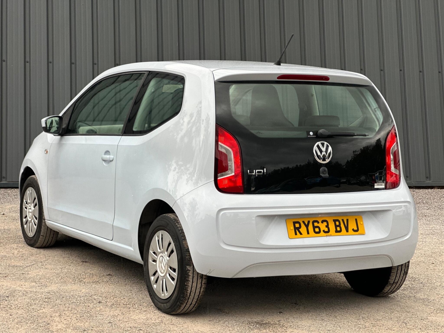 Volkswagen UP! 2014 - Cars