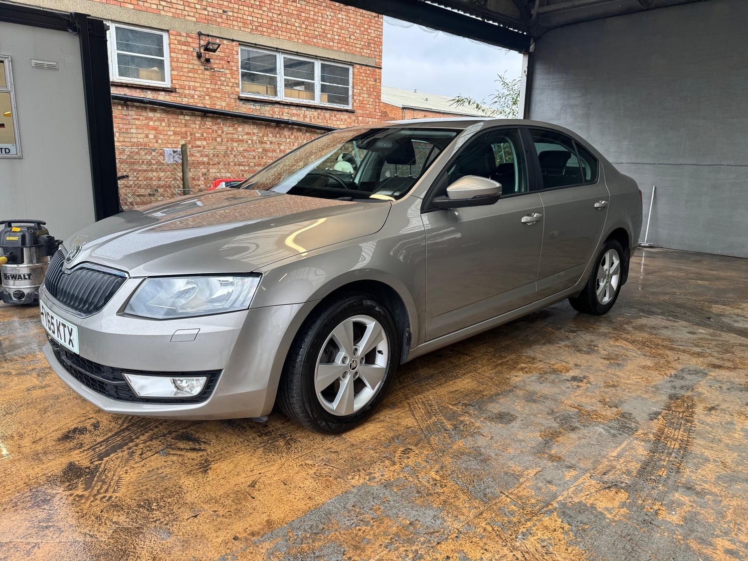 [ berth ]Skoda Octavia