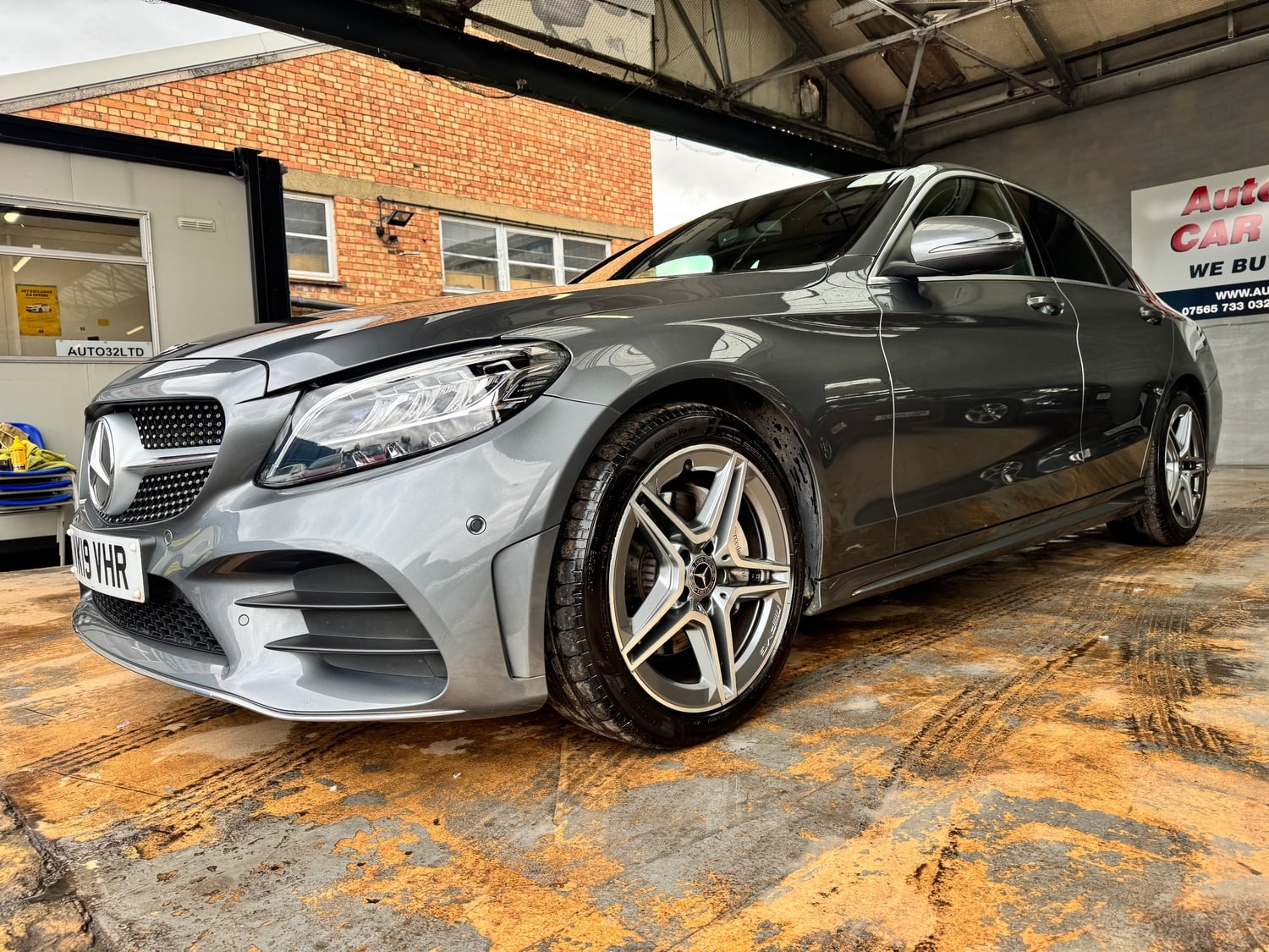 Mercedes-Benz C Class 2019 - Cars in West Molesey