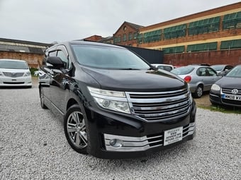 Nissan Elgrand 2010