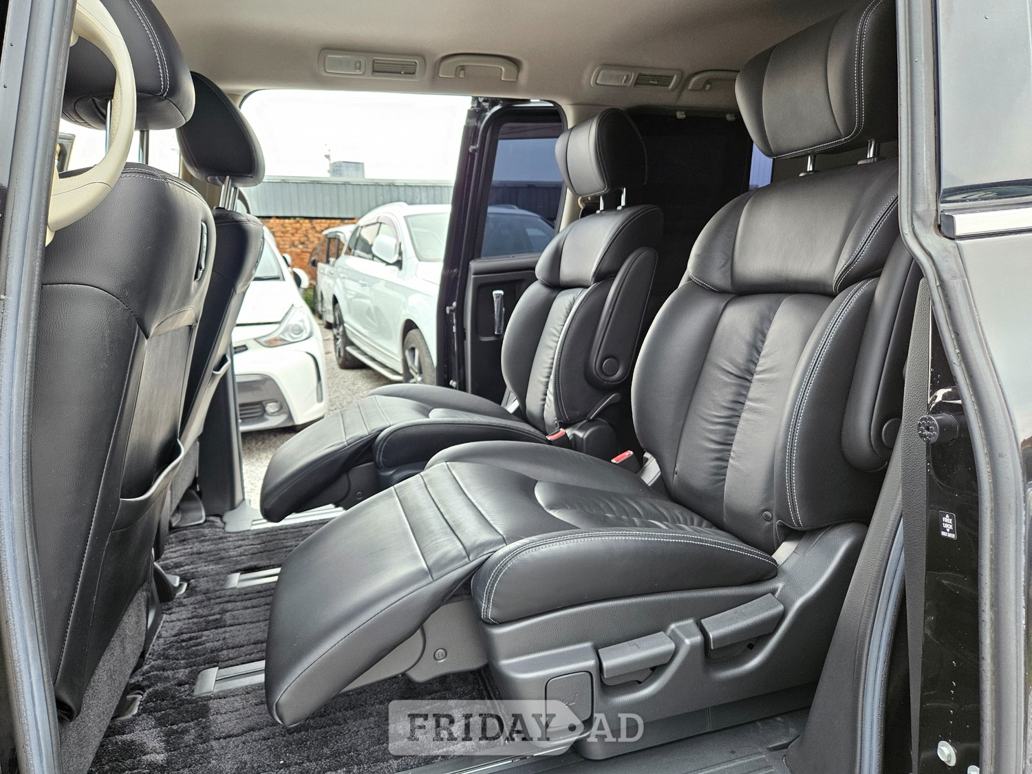 Nissan Elgrand 2010 - Cars in Birmingham