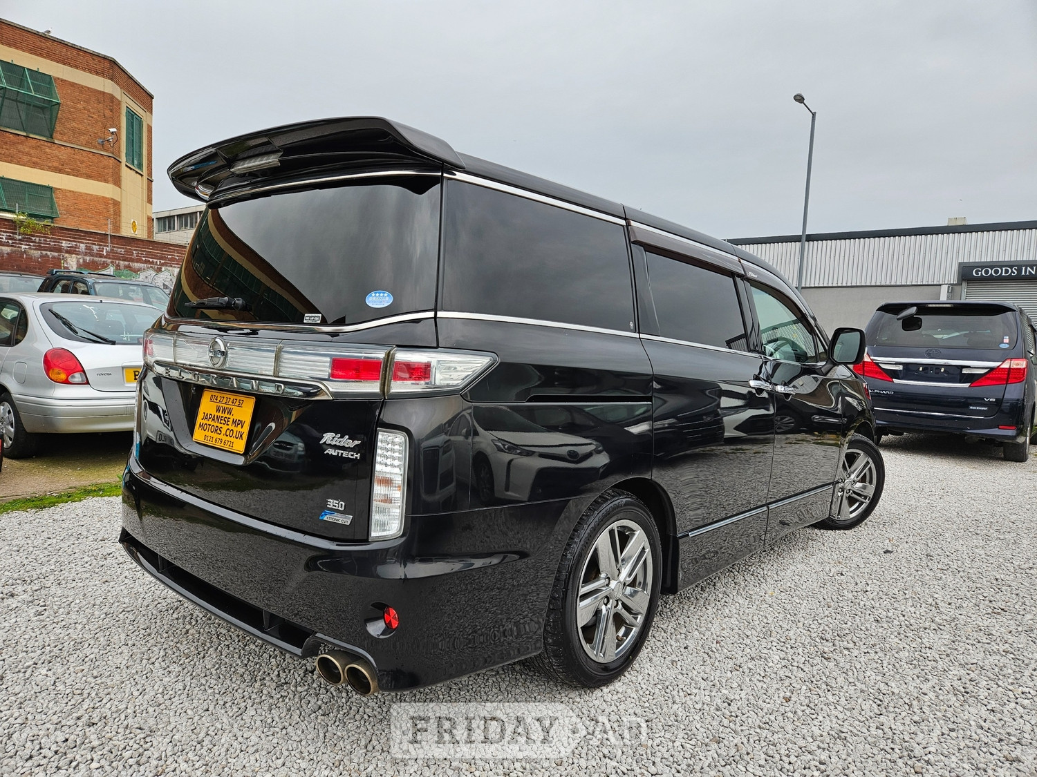 Nissan Elgrand 2010 - Cars