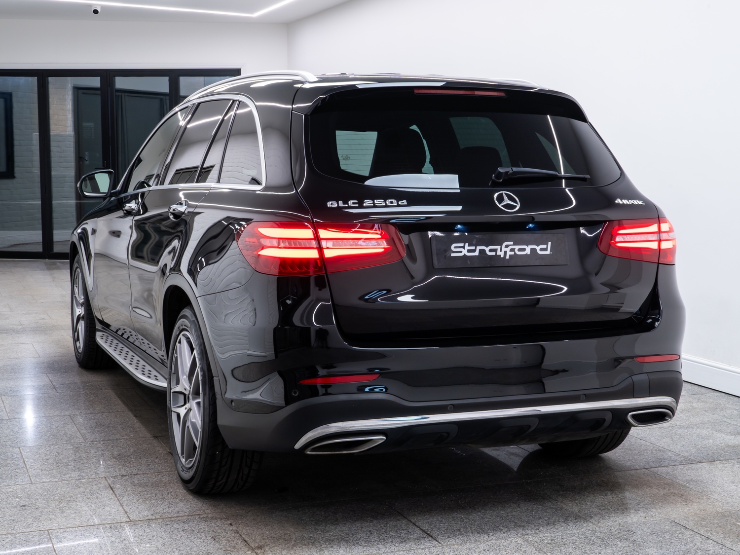 [ berth ]Mercedes-Benz GLC