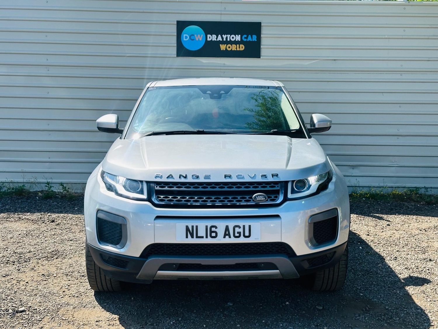 [ berth ]Land Rover Range Rover Evoque