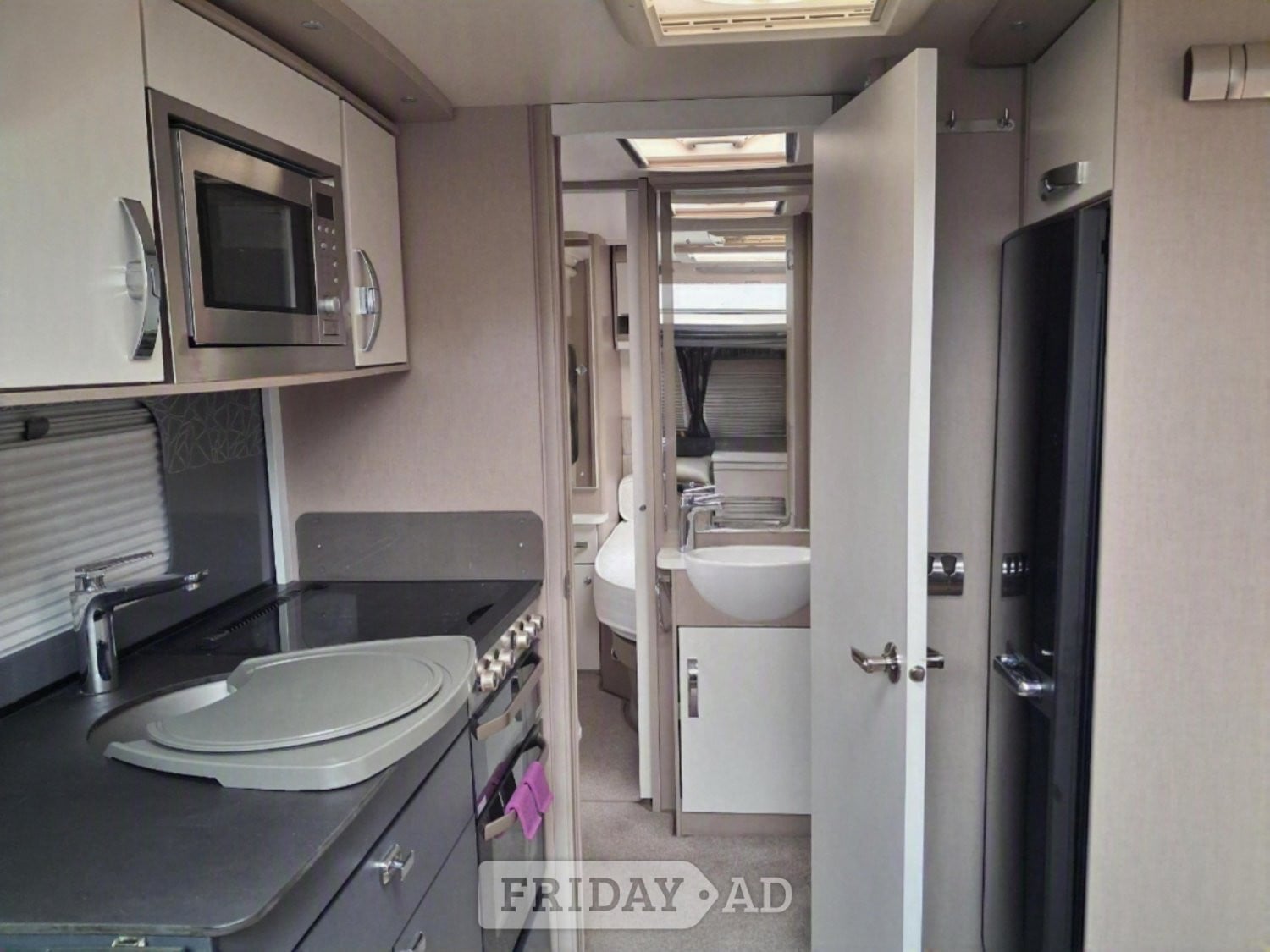 Sterling Elite 560 2016 - Motorhomes & Caravans in Howden