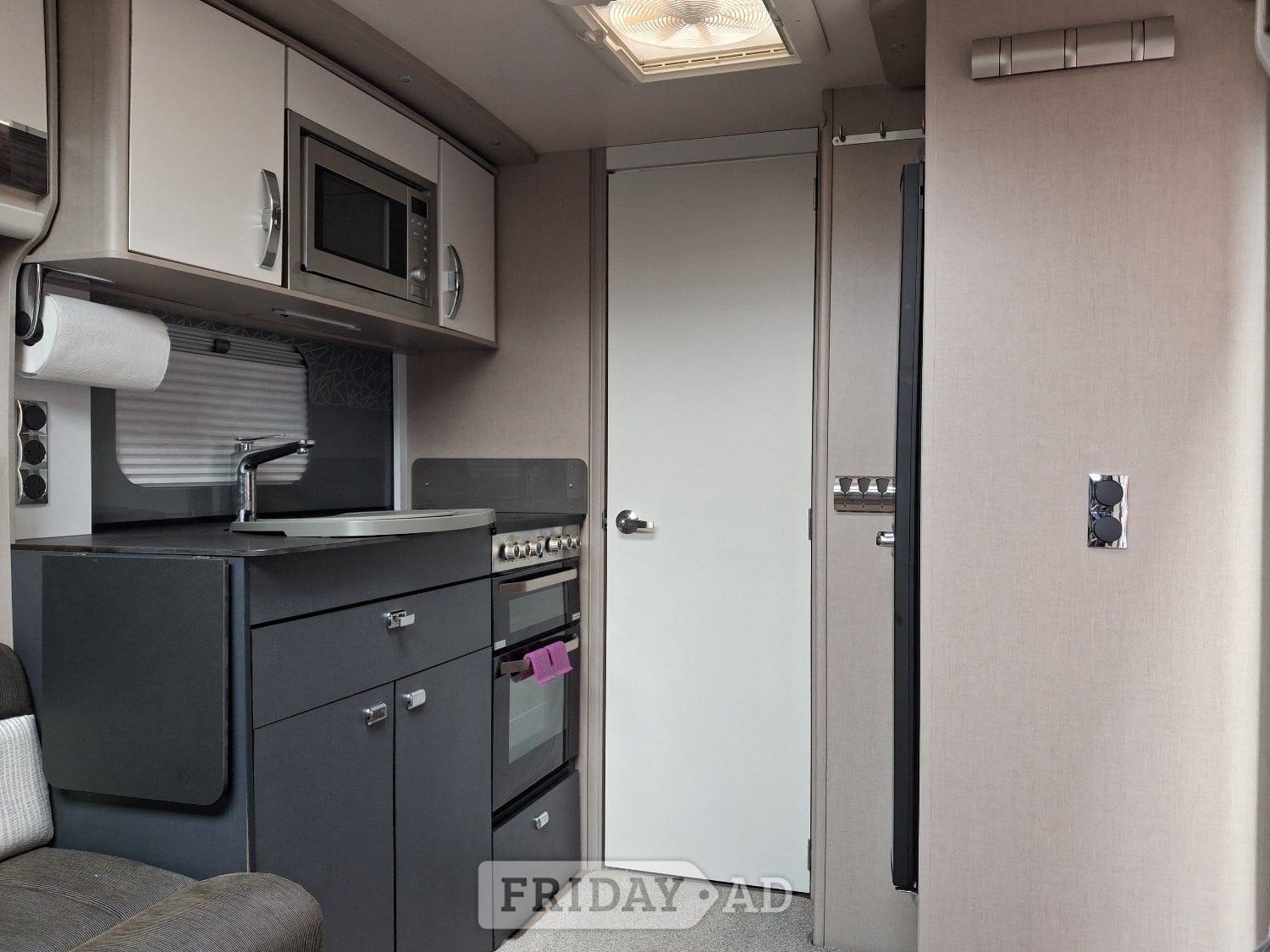 Sterling Elite 560 2016 - Motorhomes & Caravans