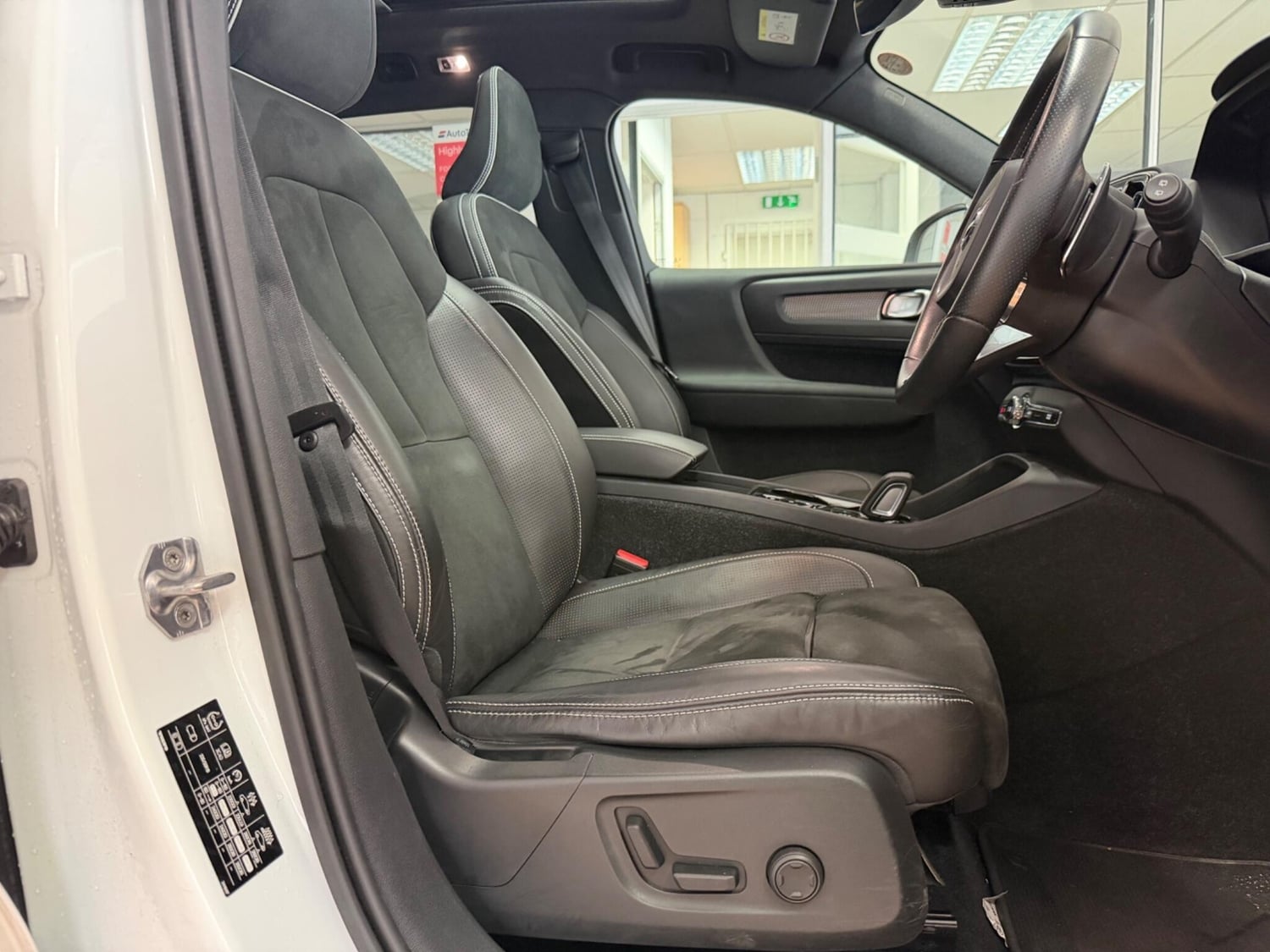 Volvo XC40 2019 - Cars