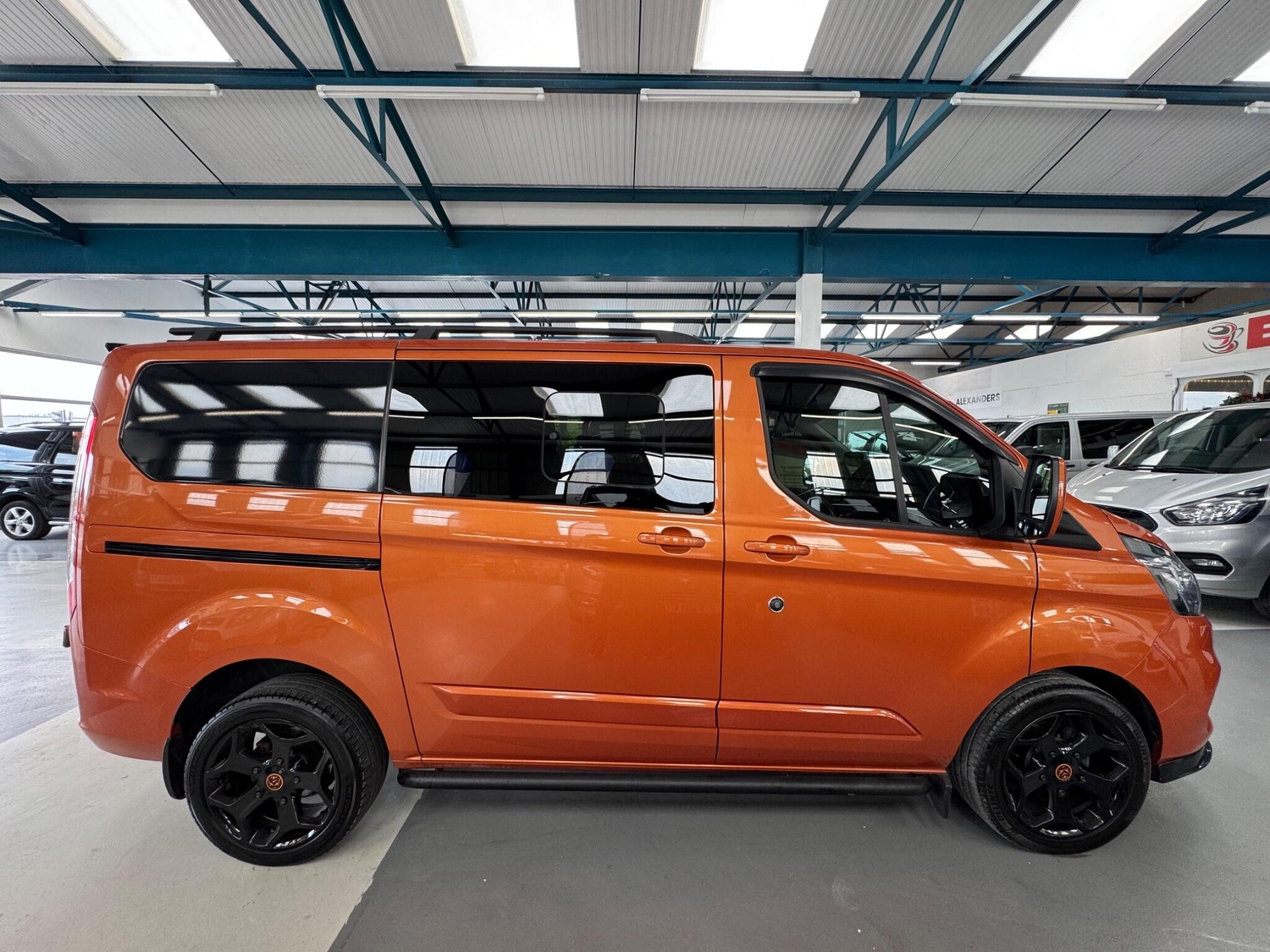 Ford Transit Custom 2020 - Vans & Commercial Vehicles
