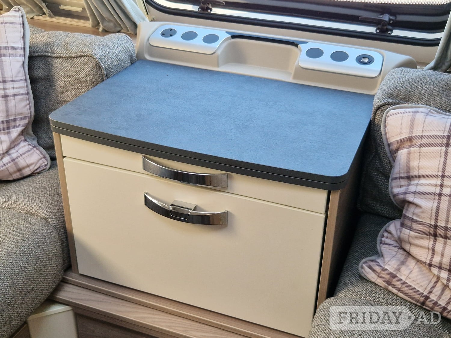 Swift Sprite Major 4 SB 2023 - Motorhomes & Caravans