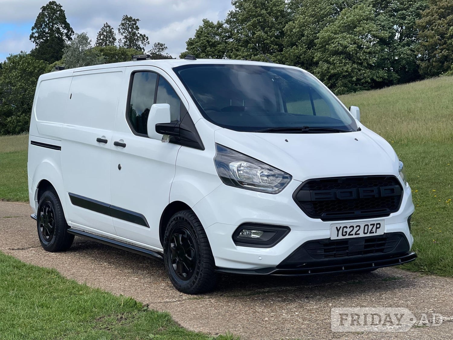 [ berth ]Ford Transit Custom