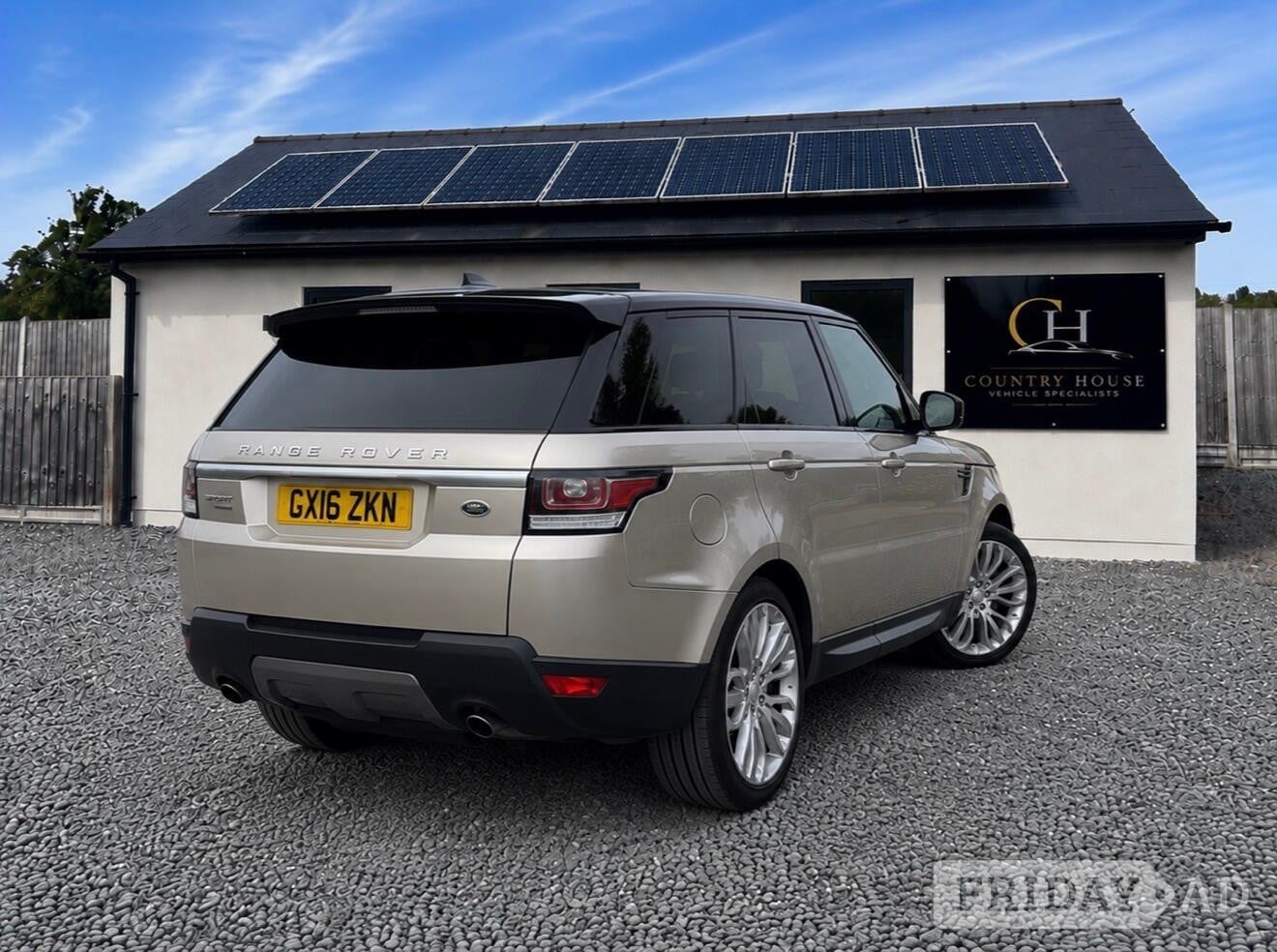 [ berth ]Land Rover Range Rover Sport