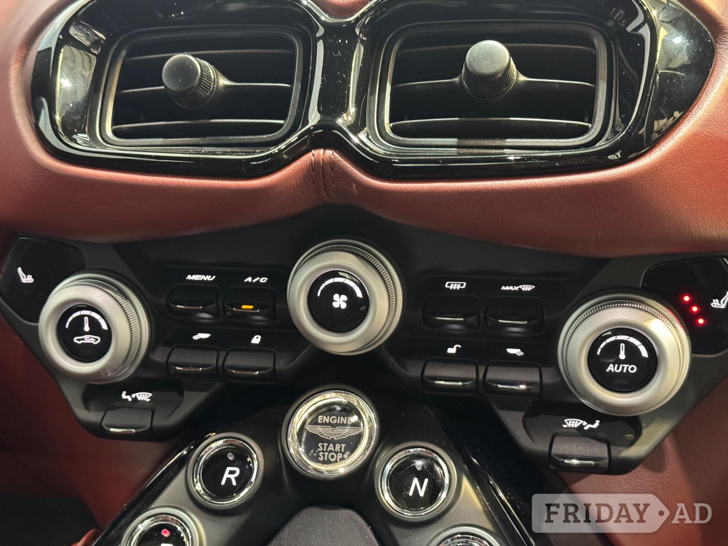 Aston Martin Vantage 2019 - Cars