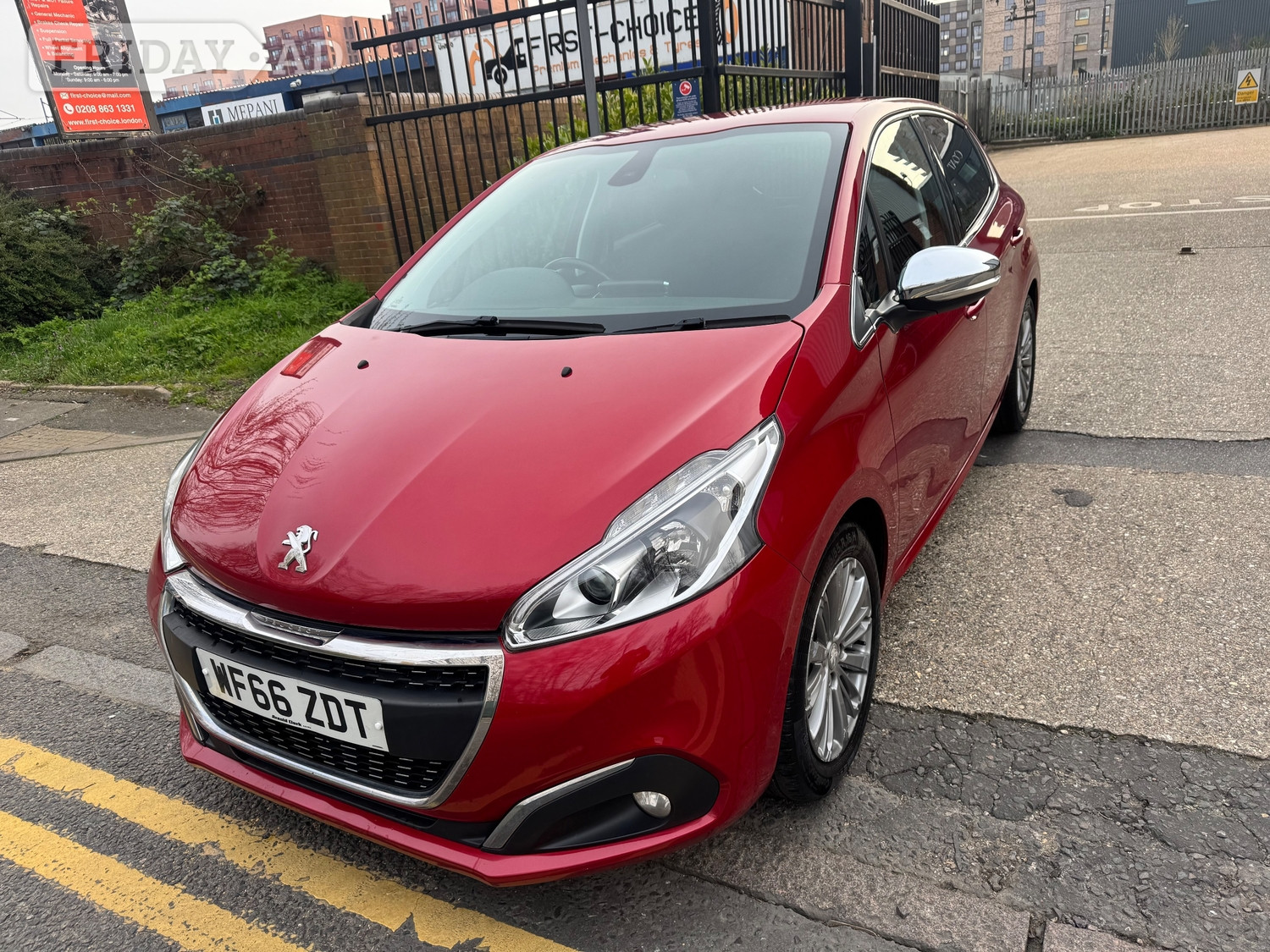 [ berth ]Peugeot 208