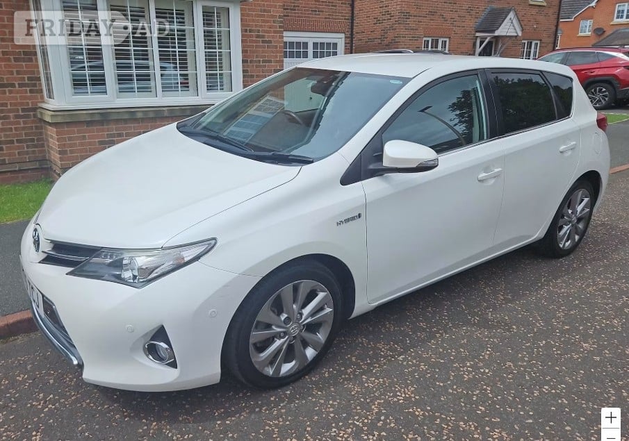 Toyota Auris 2015 in Preston