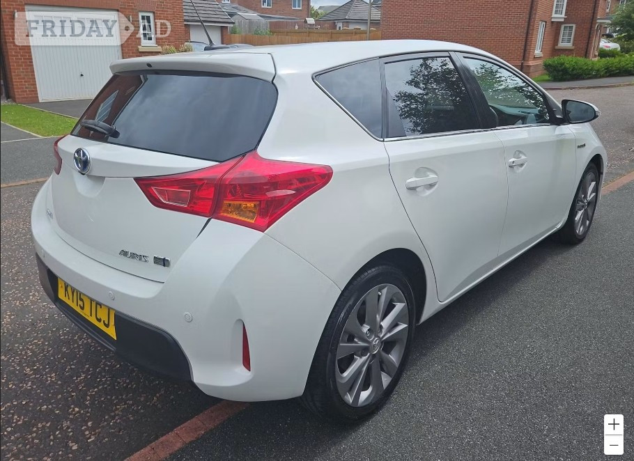 Toyota Auris 2015 - Cars
