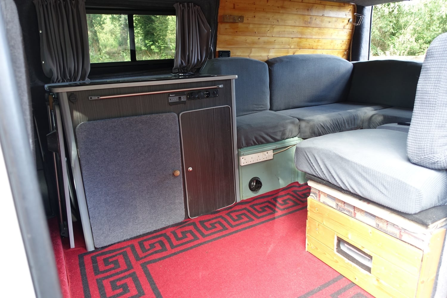 [ berth ]Ford Transit Custom