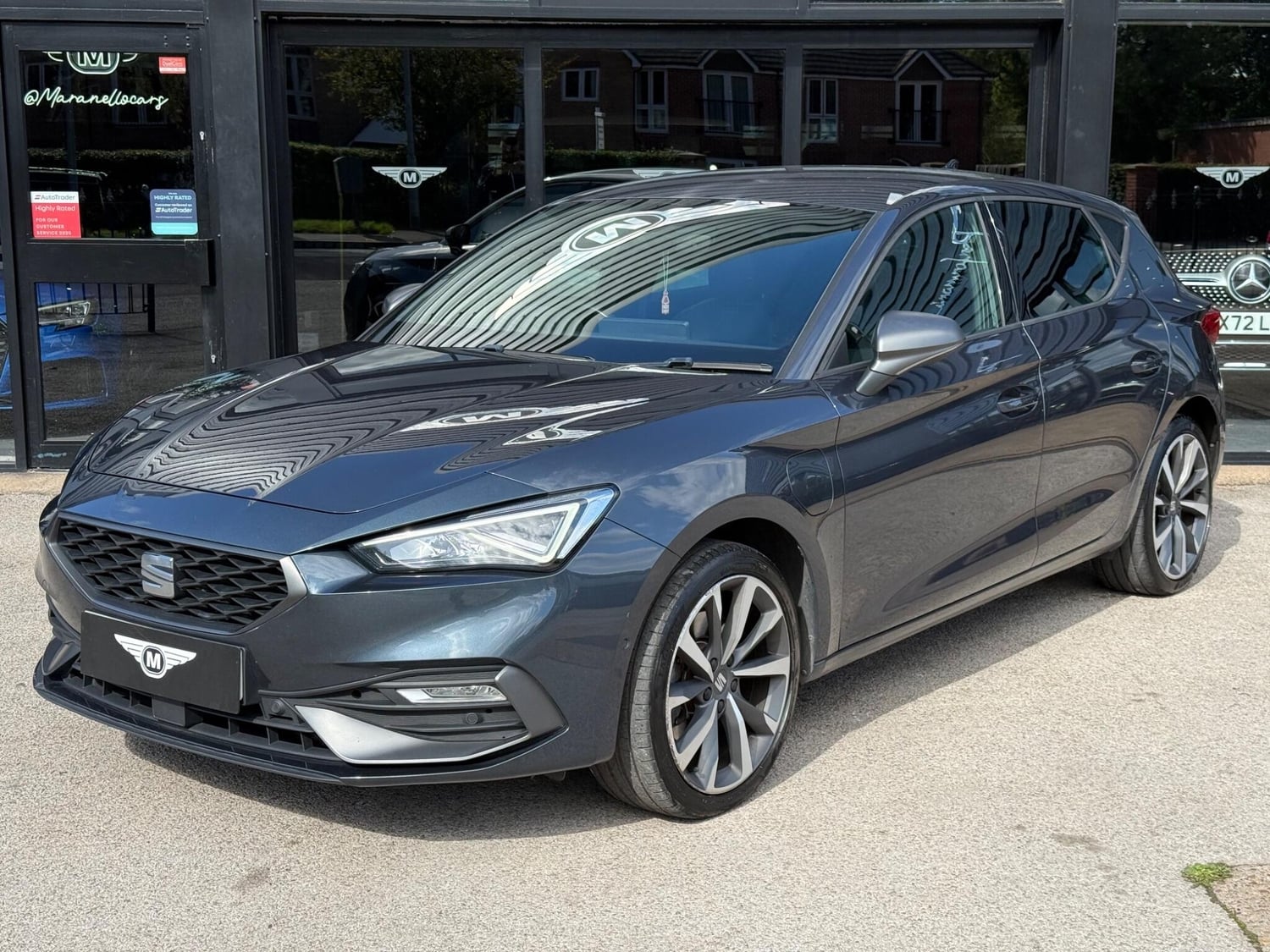 [ berth ]SEAT Leon
