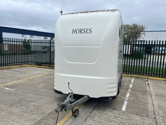 Equi-Trek Space-Treka L  Horse Trailer