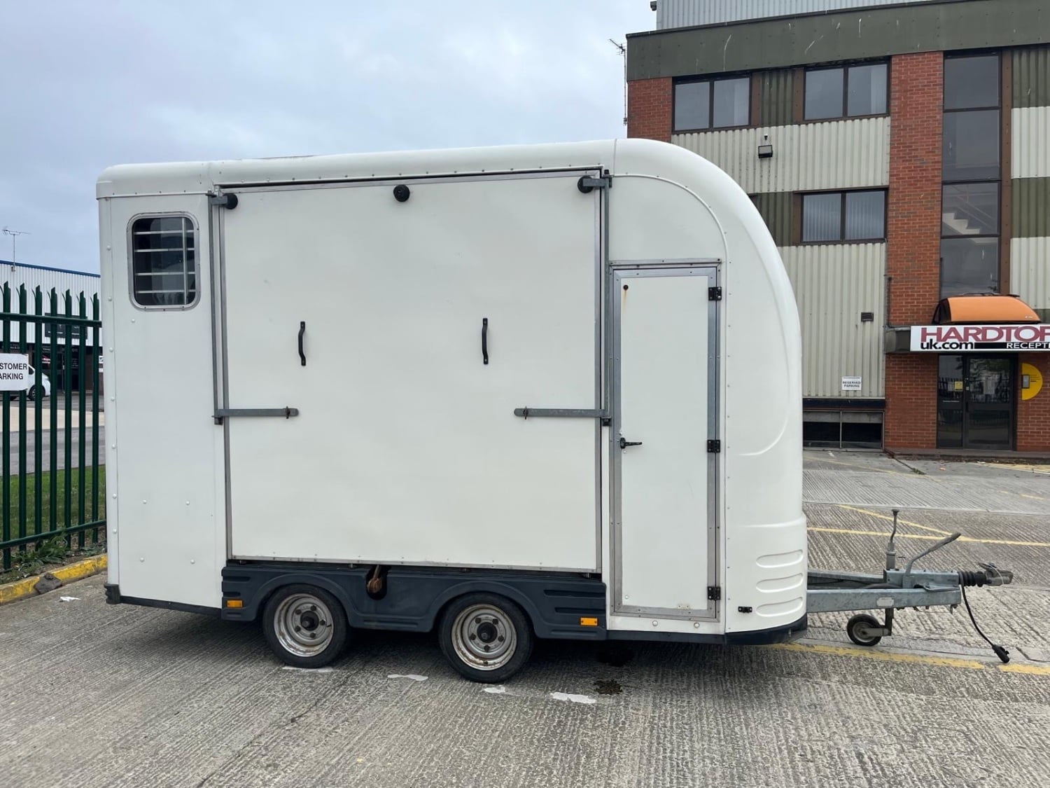 Equi-Trek Space-Treka L  Horse Trailer - Trailers & Horseboxes
