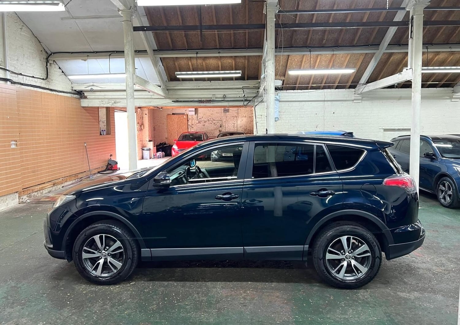 Toyota RAV4 2017 - Cars