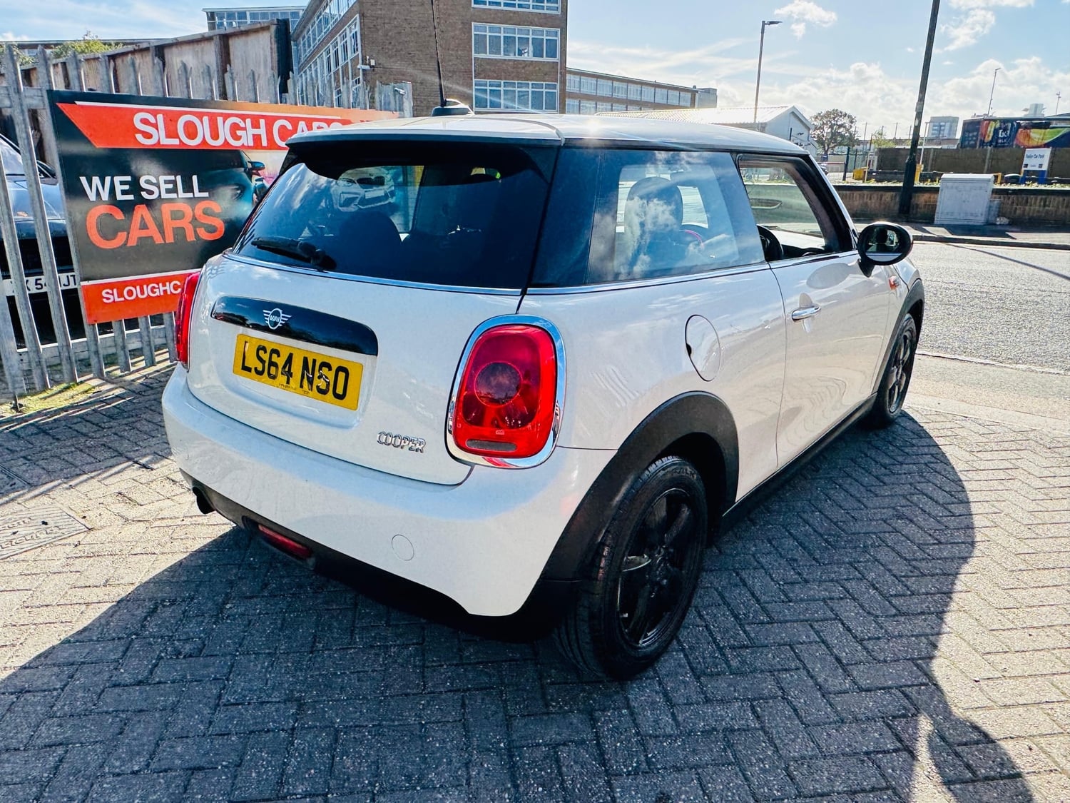 Mini Hatch 2014 - Cars in Slough