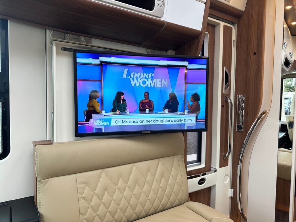 [2 berth ]Carthago Chic E-Line I 51 QB