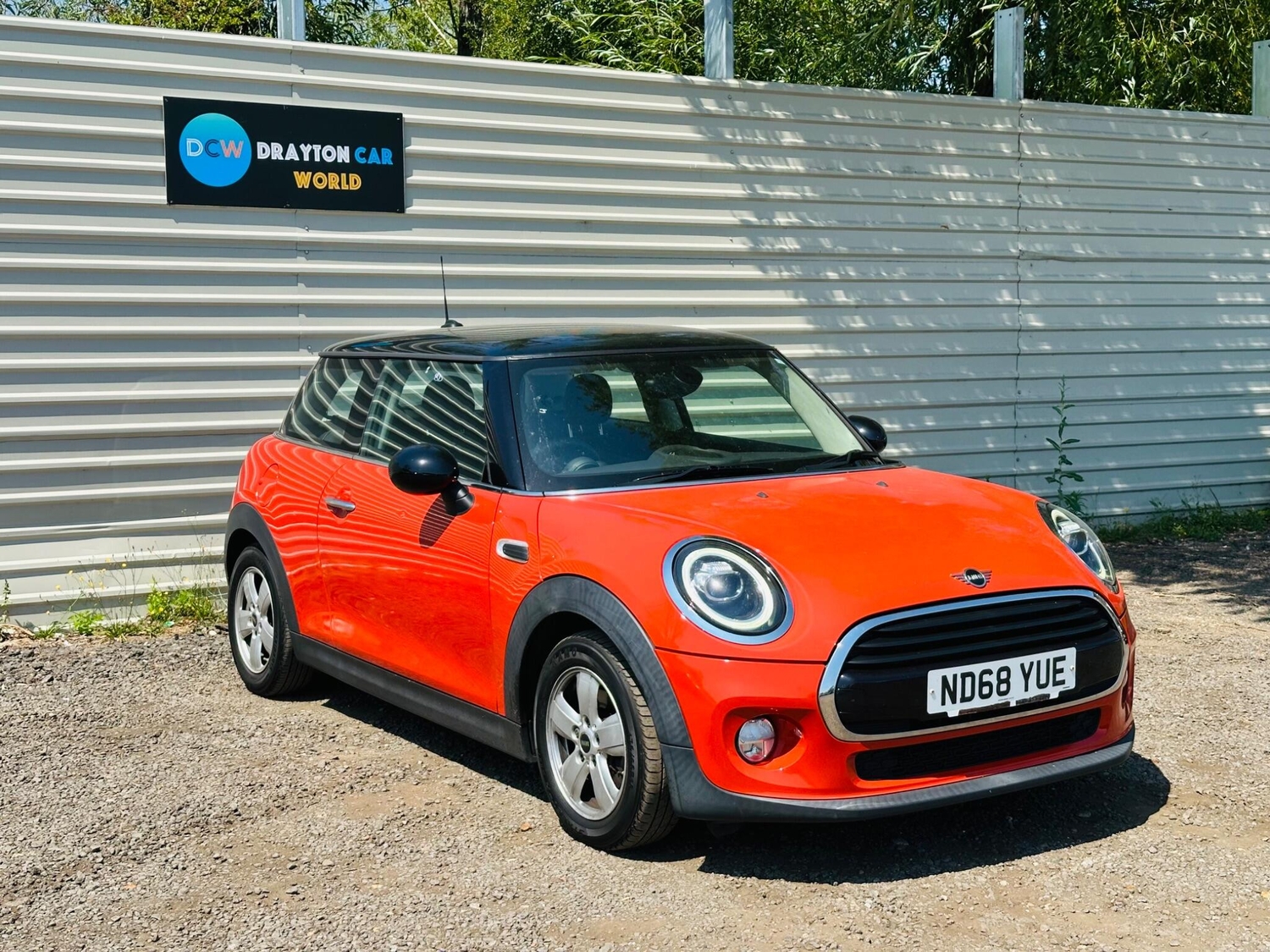 Mini Hatch 2018 - Cars in Hillingdon