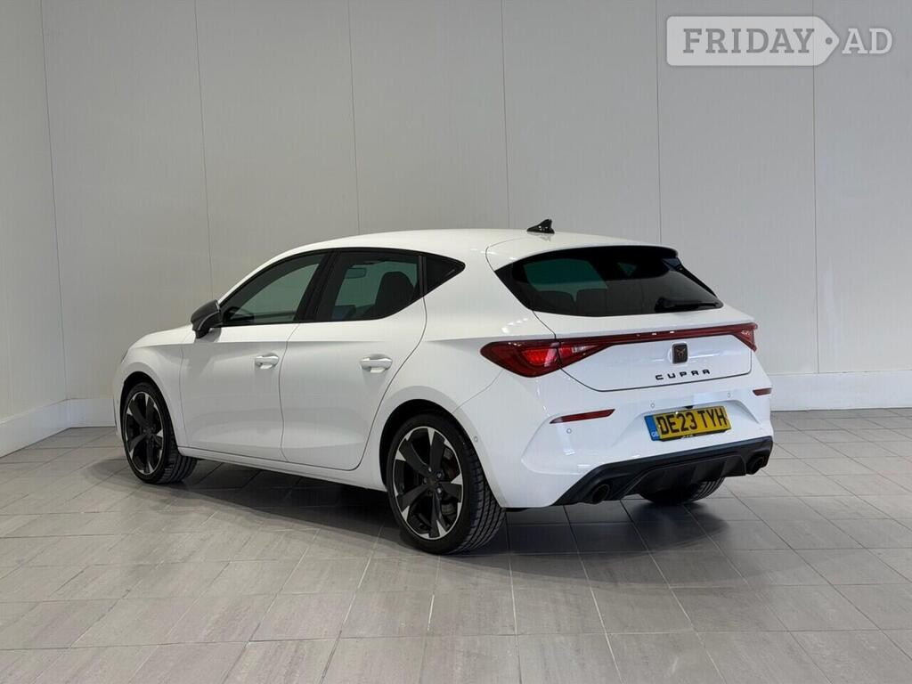 [ berth ]CUPRA Leon