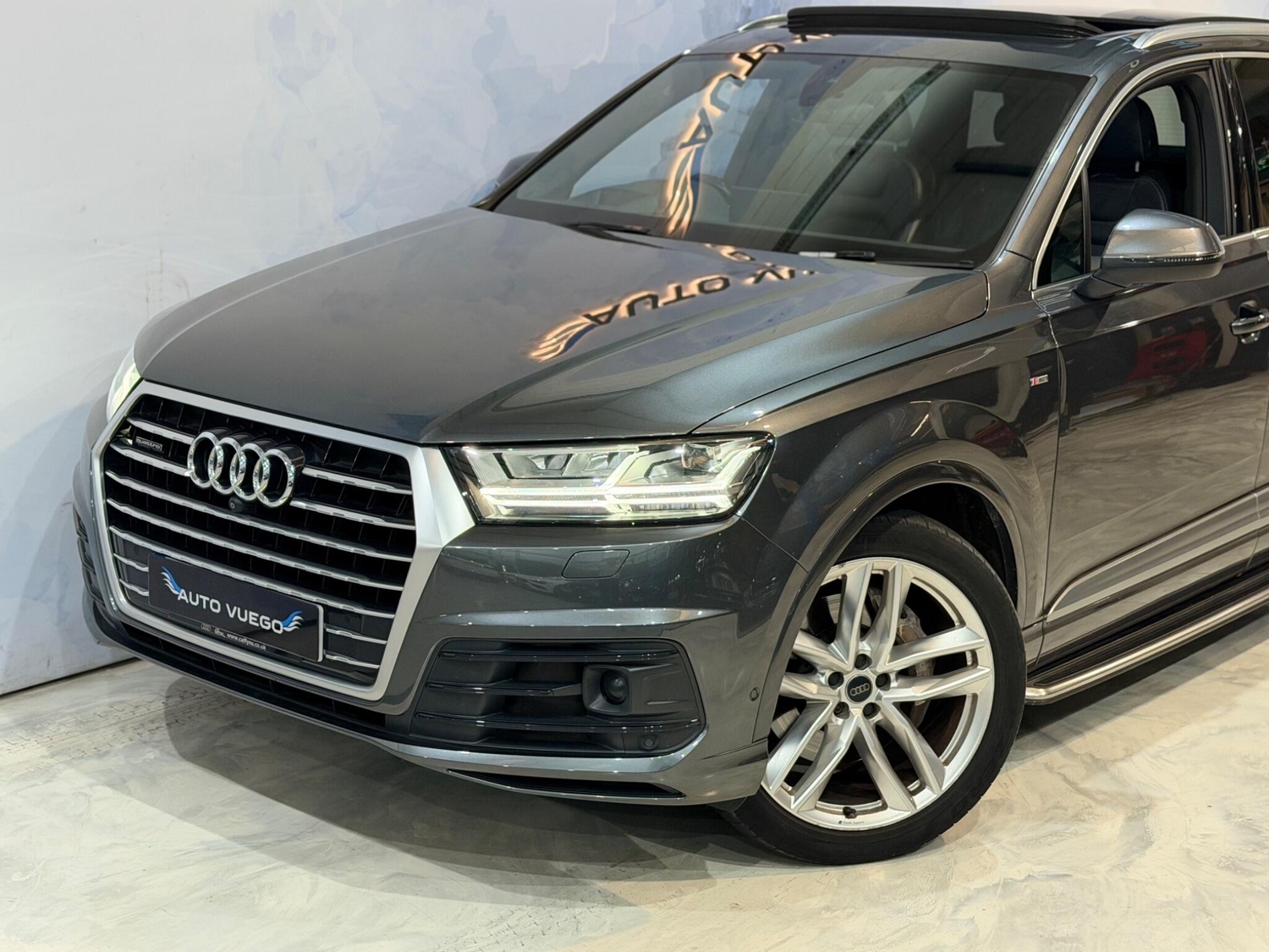 Audi Q7 2019 - Cars