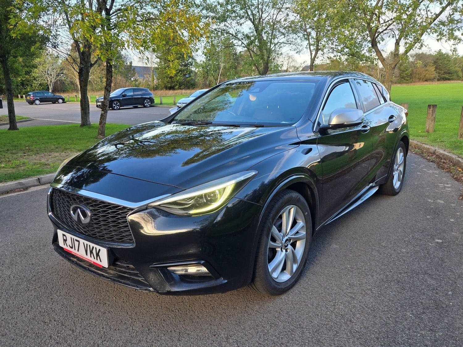 [ berth ]Infiniti Q30