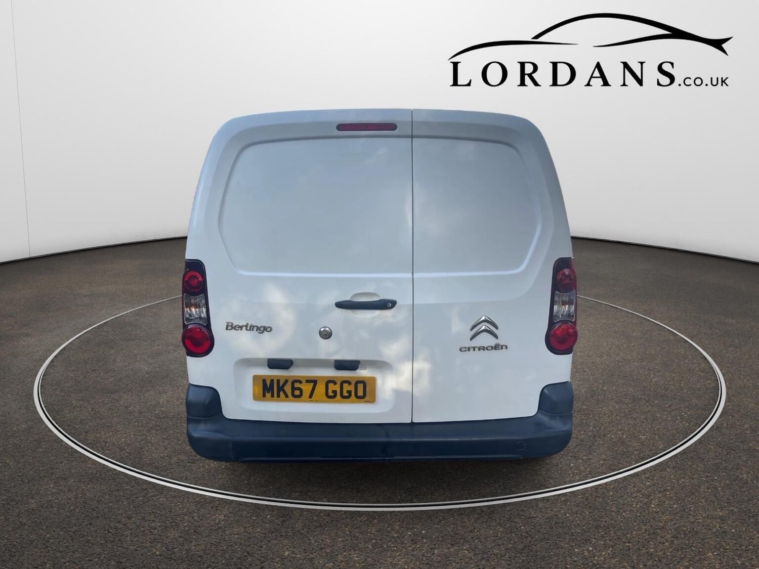 Citroen Berlingo 2017 - Vans & Commercial Vehicles in Banstead