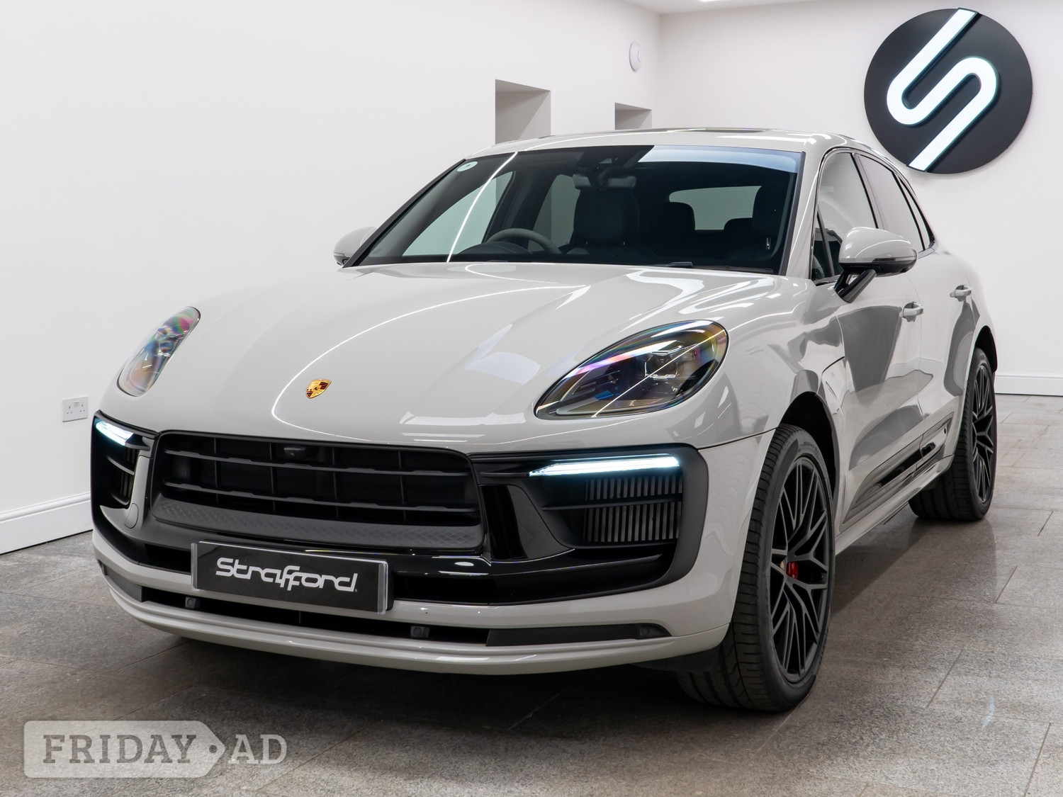 Porsche Macan 2024 in Brighton