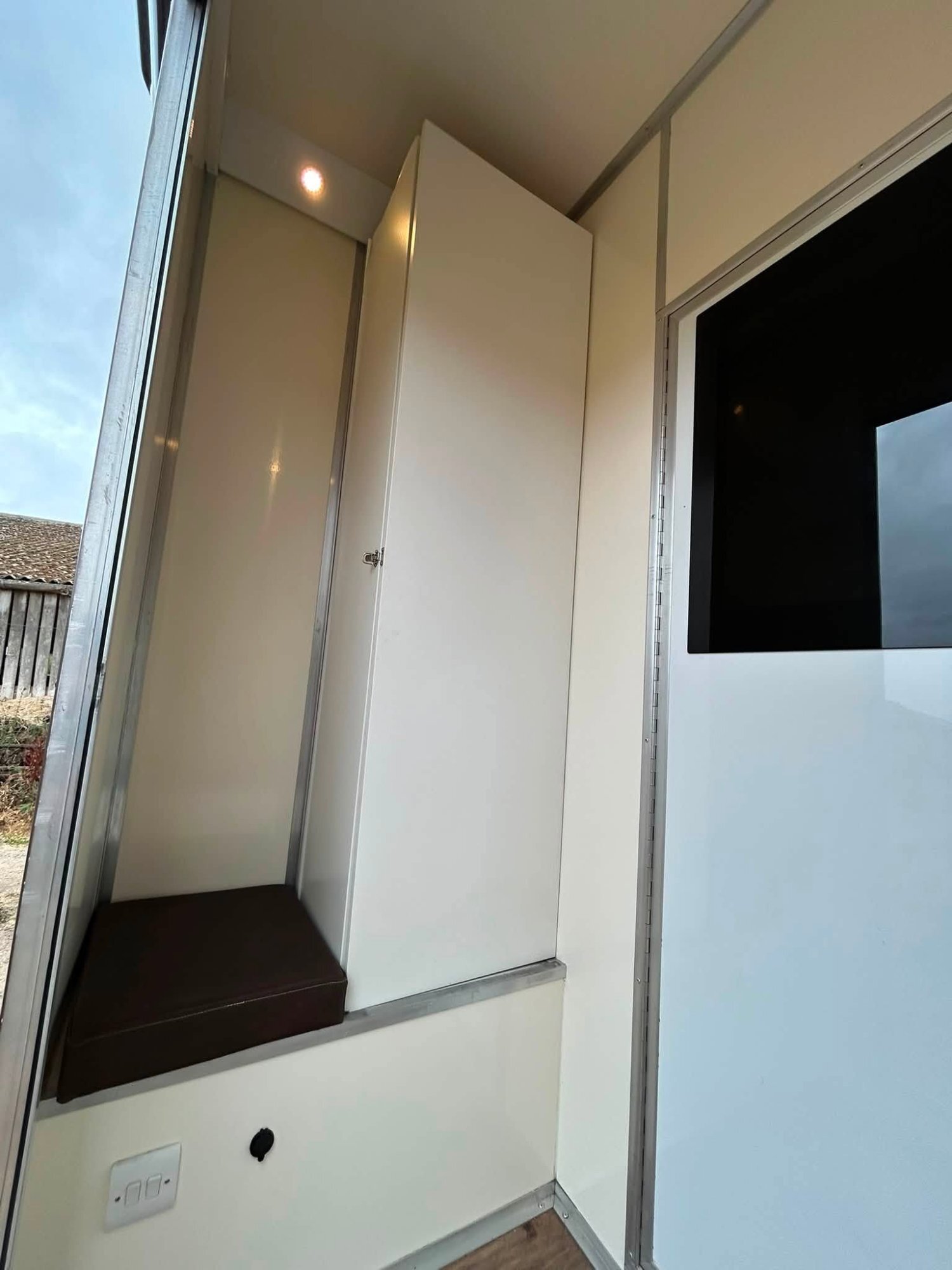 Other  Renault Horsebox - Trailers & Horseboxes in Godalming