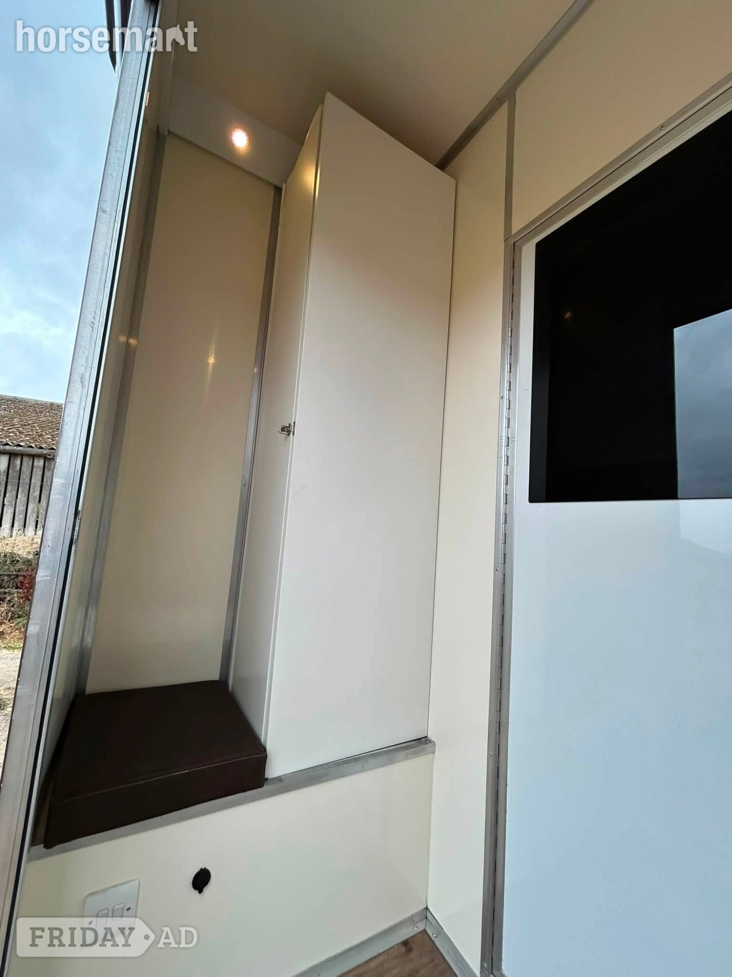 Other  Renault Horsebox - Trailers & Horseboxes in Godalming