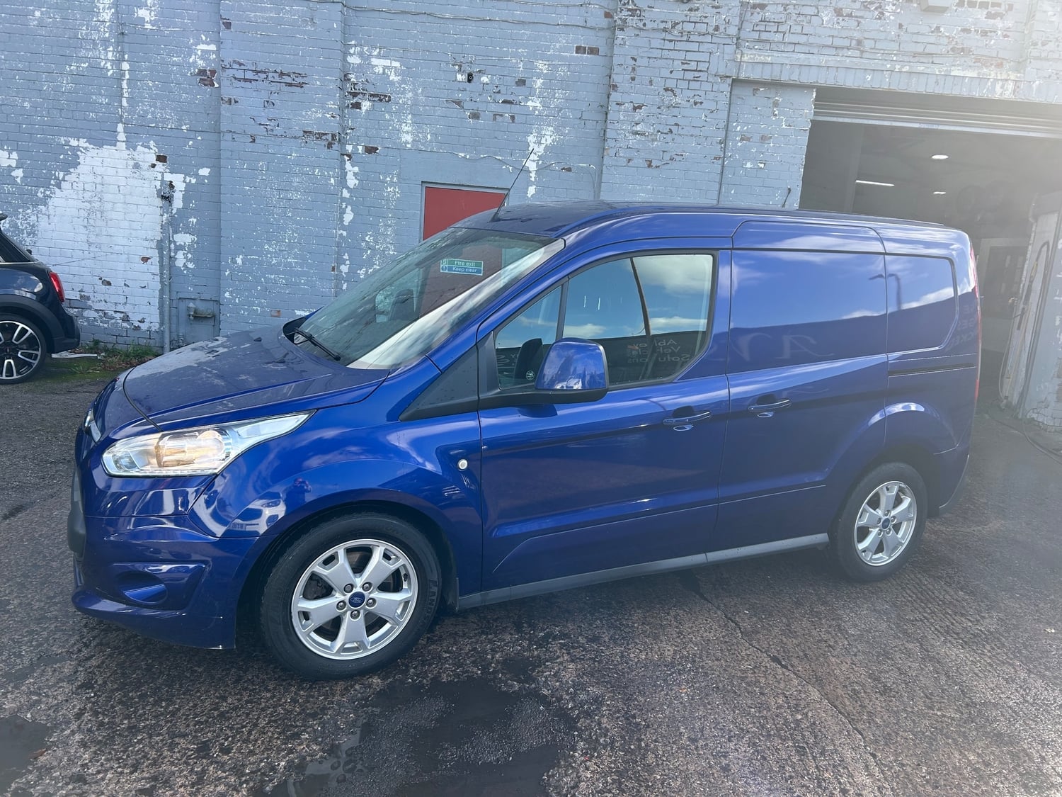 [ berth ]Ford Transit Connect