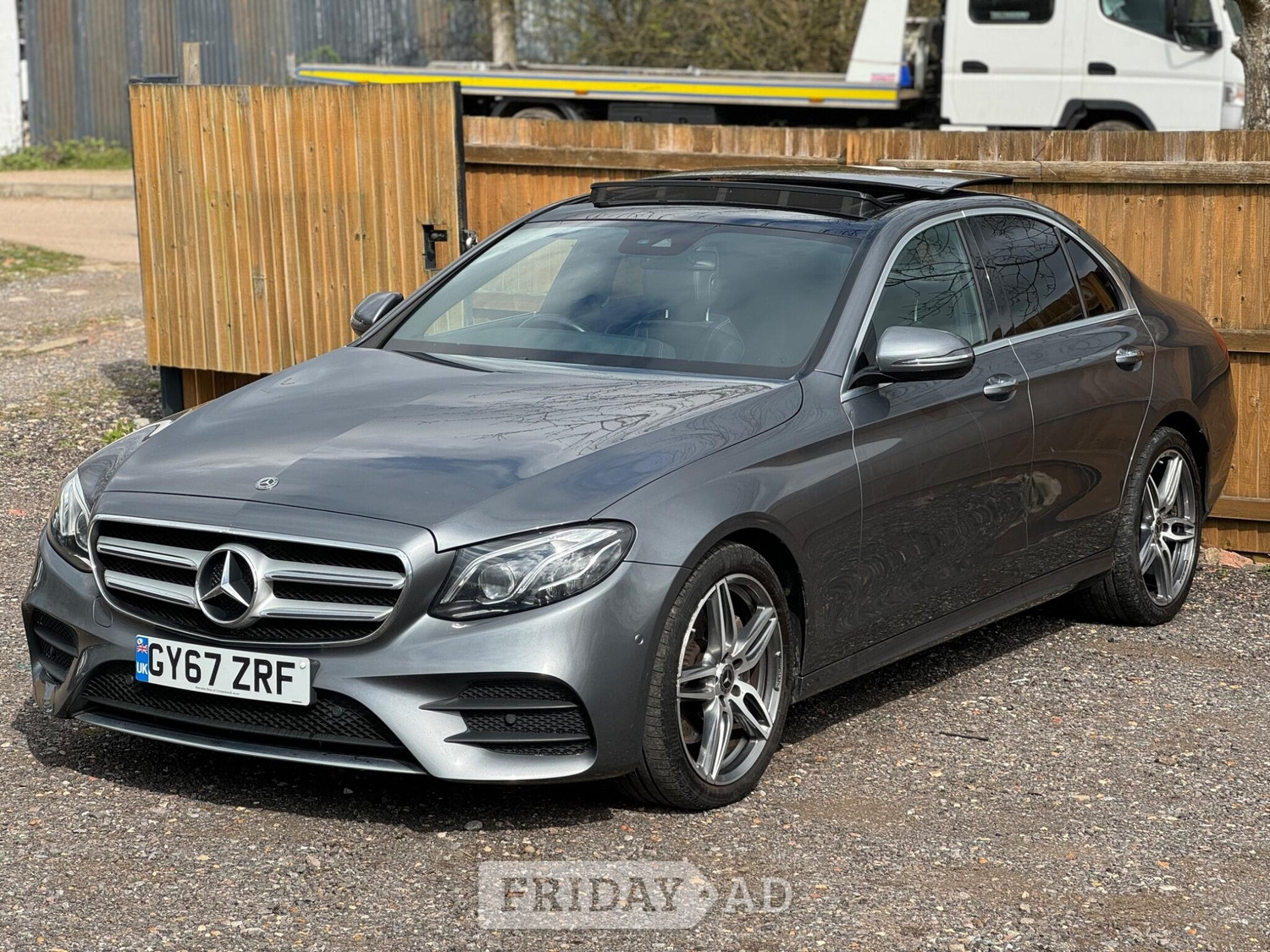 [ berth ]Mercedes-Benz E Class