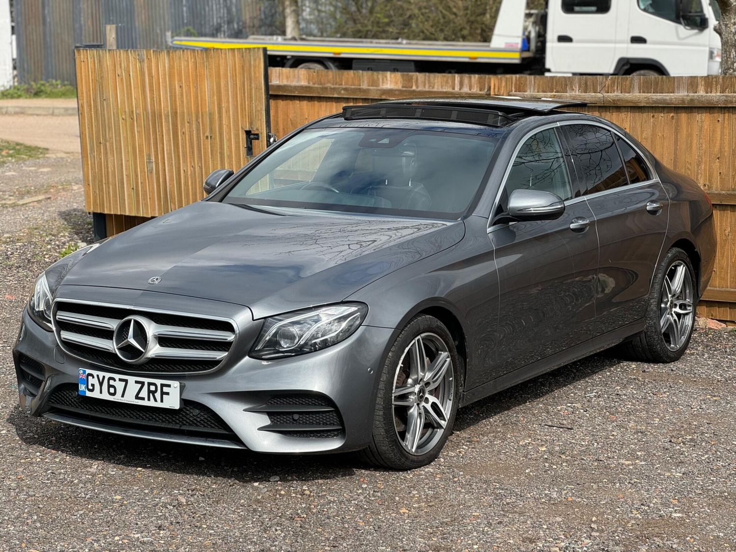 [ berth ]Mercedes-Benz E Class