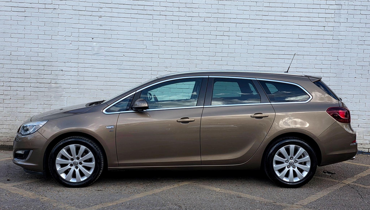 Vauxhall Astra 2014 - Cars in Ashford