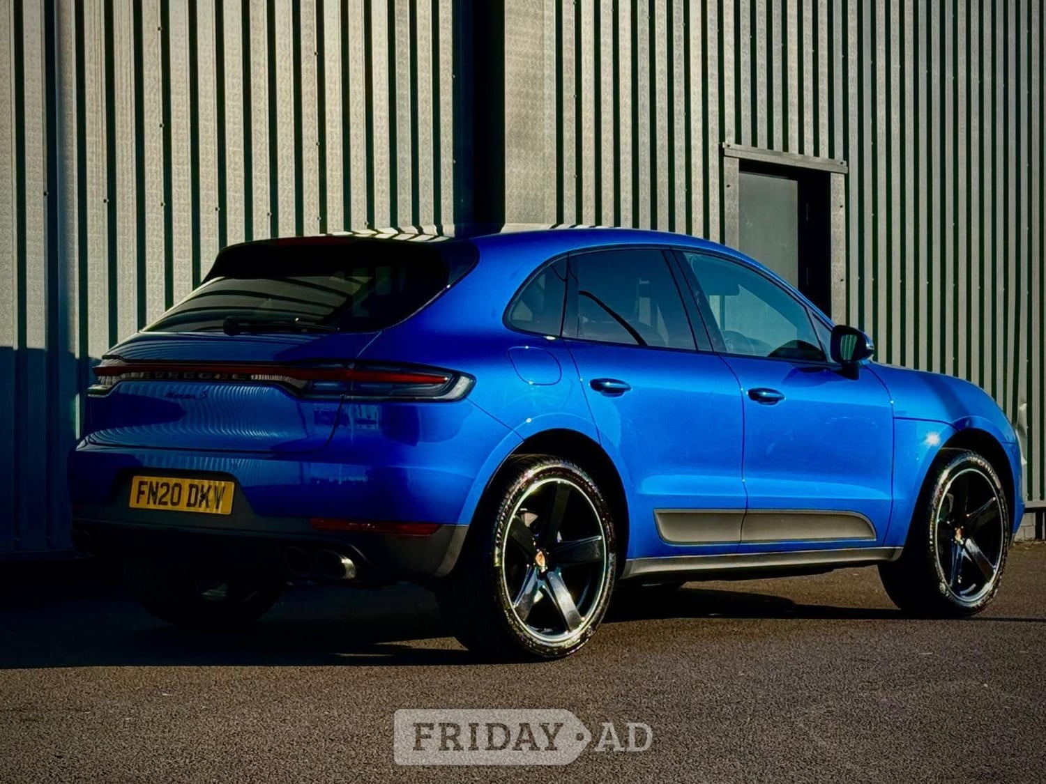 [ berth ]Porsche Macan