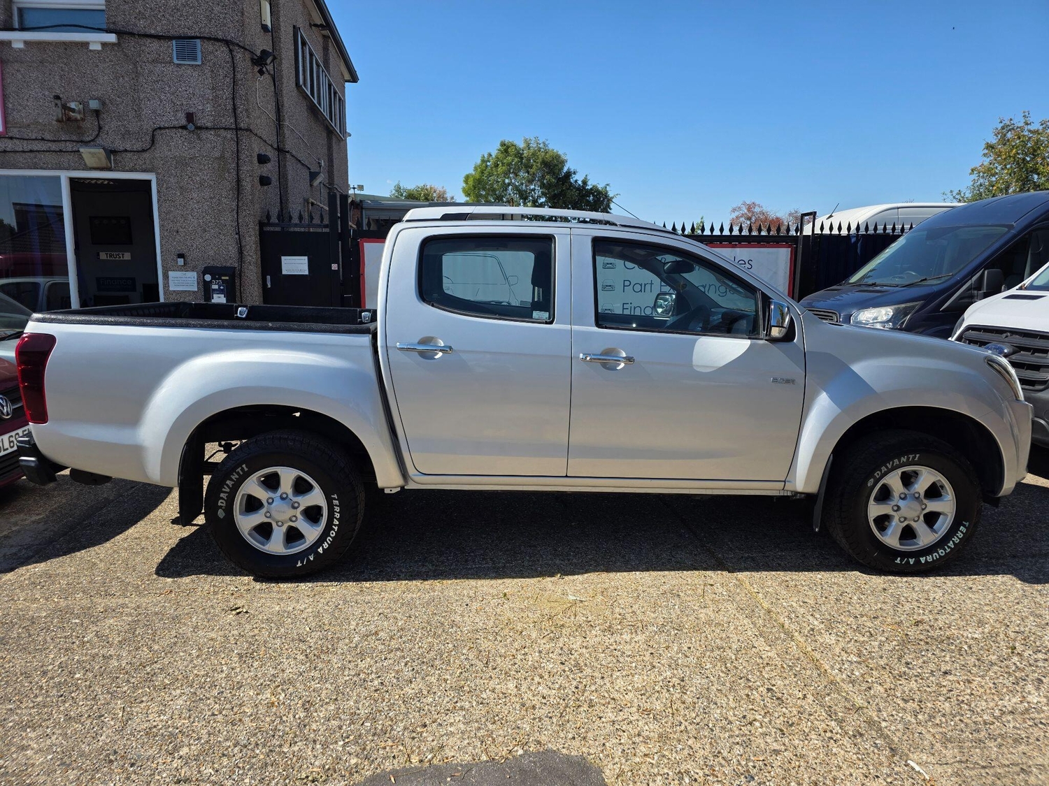 Isuzu D-MAX Hounslow