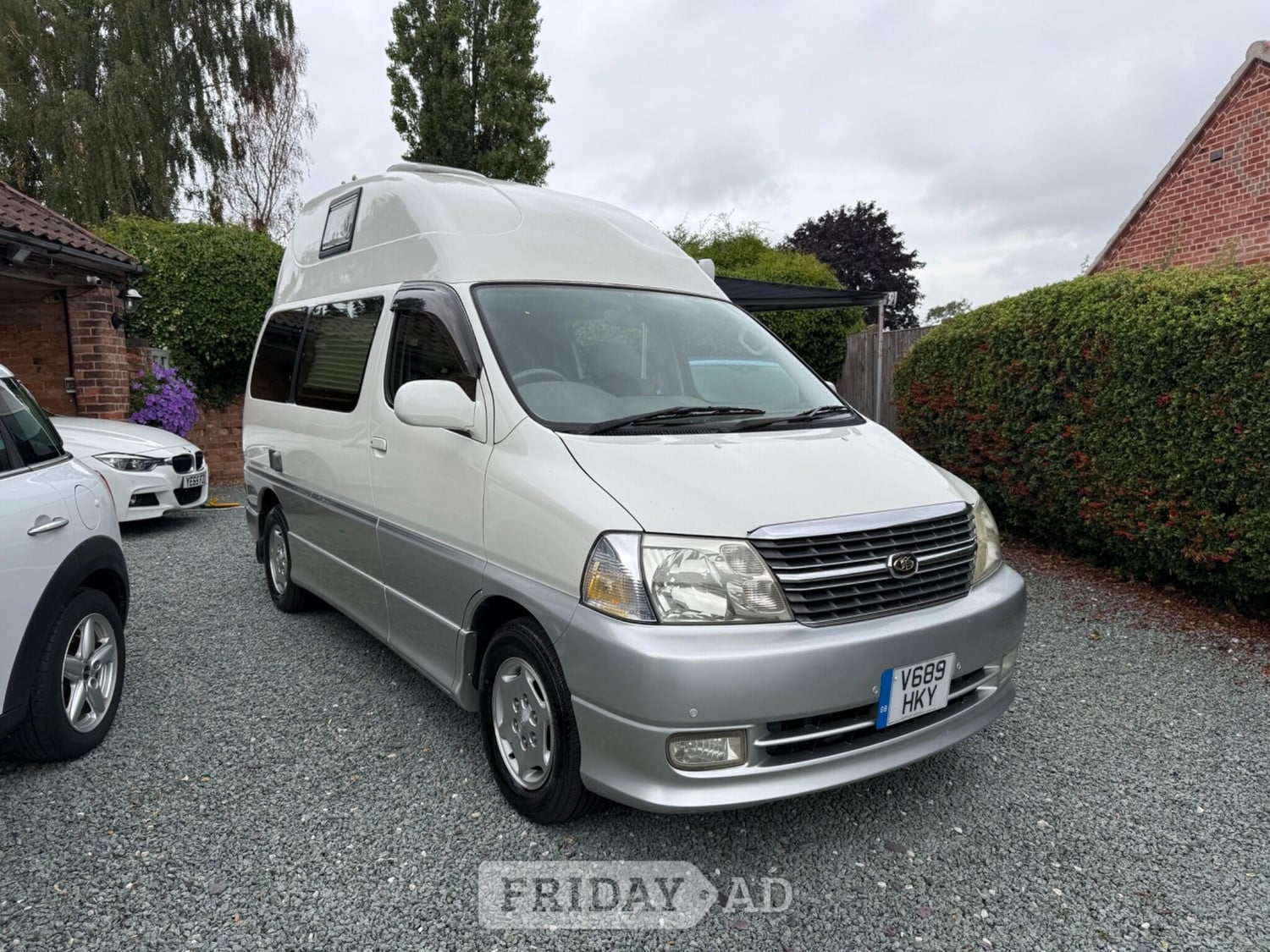 Toyota Granvia 1999 in Newark