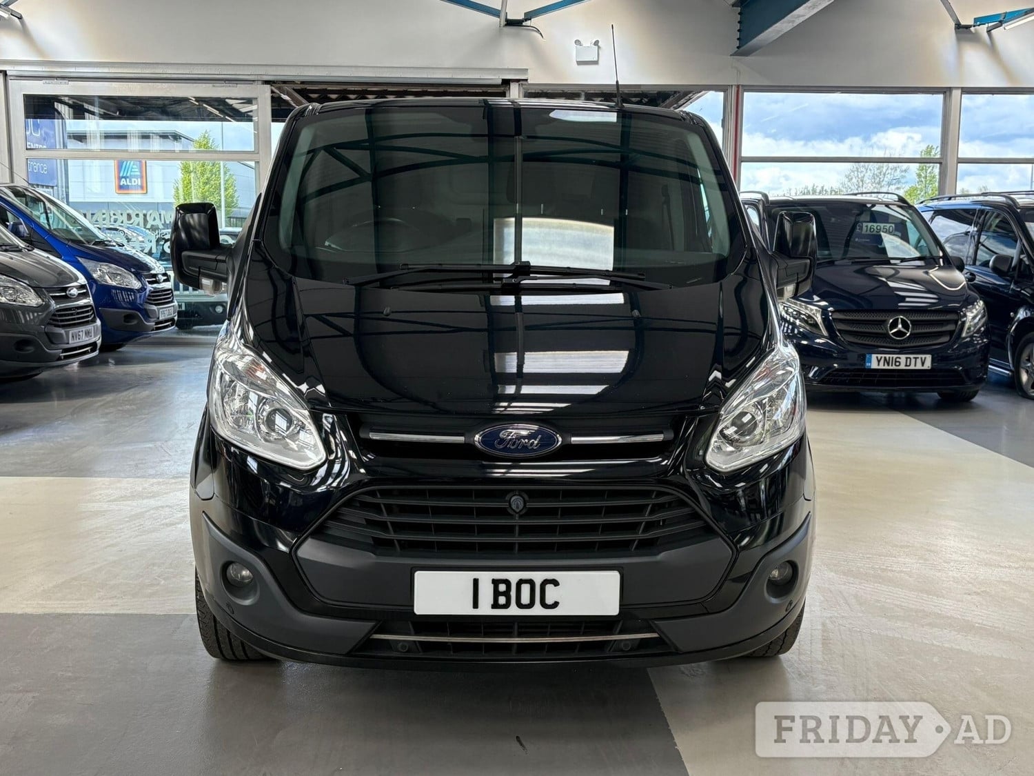 [ berth ]Ford Transit Custom