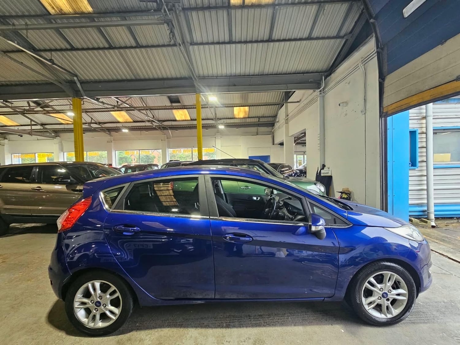 Ford Fiesta 2015 - Cars