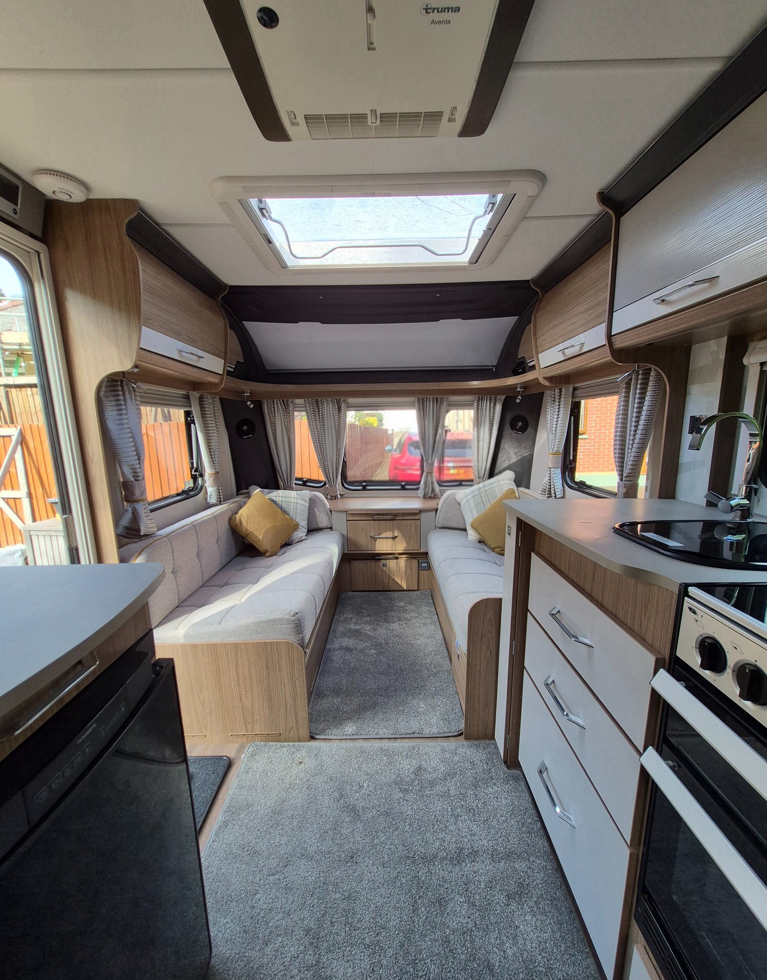 Coachman VIP 575 2018 - Motorhomes & Caravans