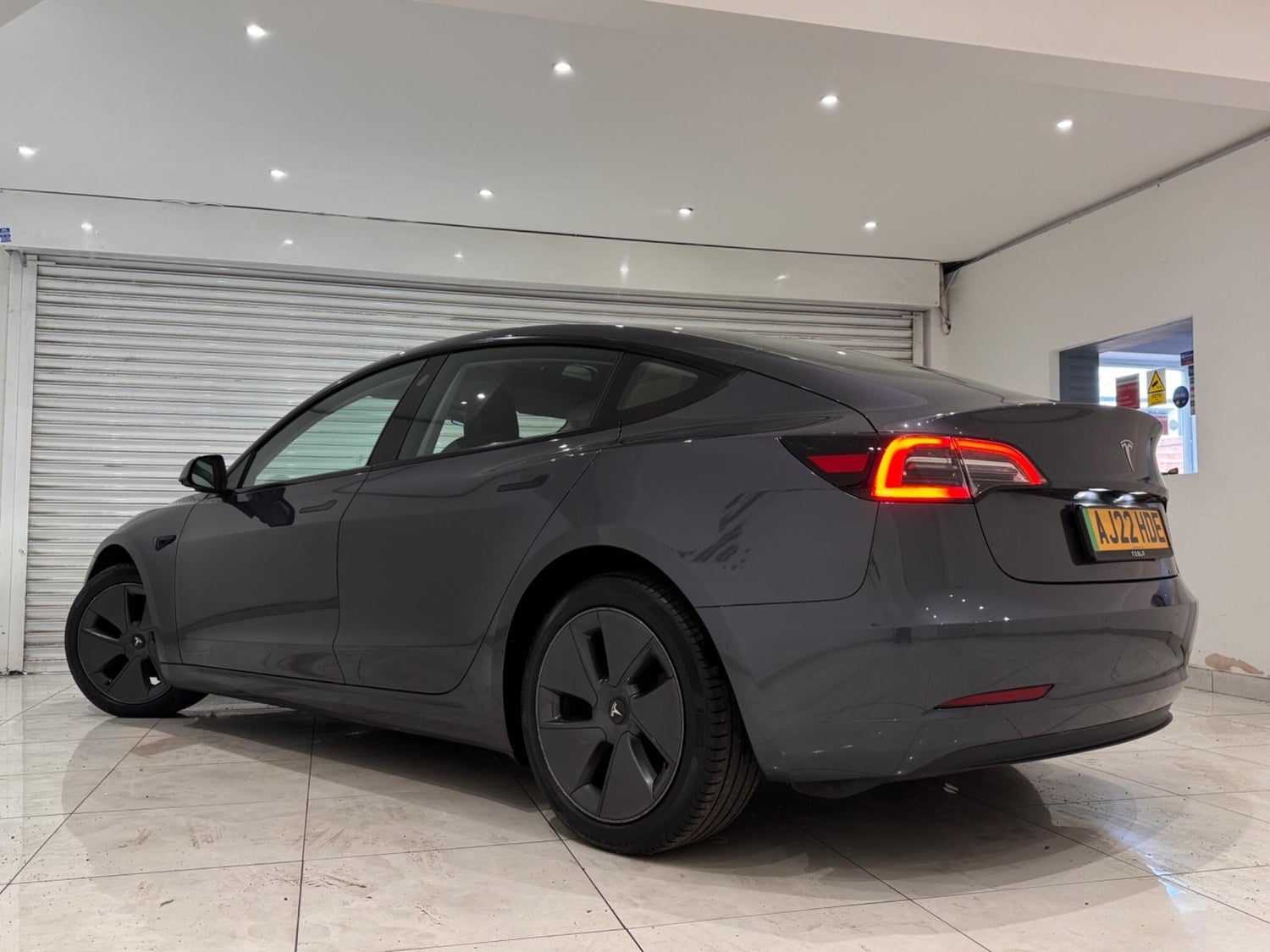 Tesla Model 3 2022 - Cars