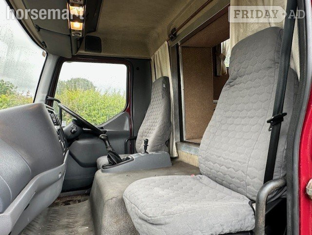 Highbury 3 Renault Horsebox - Trailers & Horseboxes in Banbury