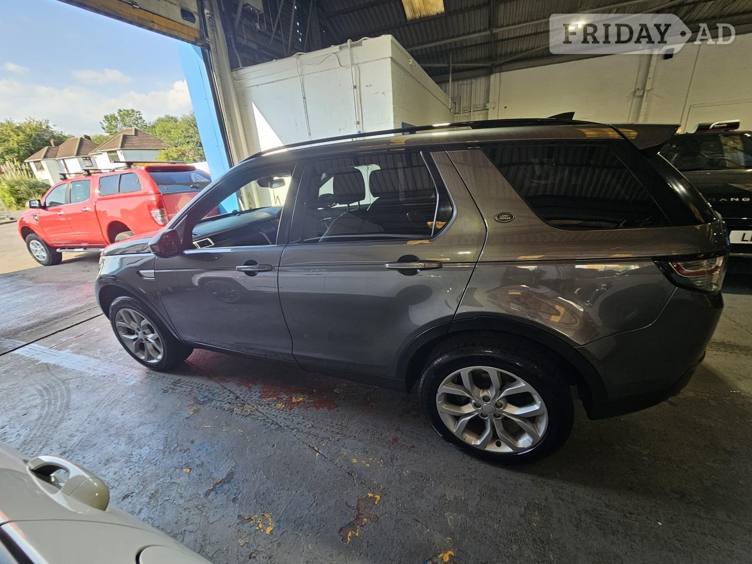 Land Rover Discovery Sport 2017 - Cars in Pontypridd