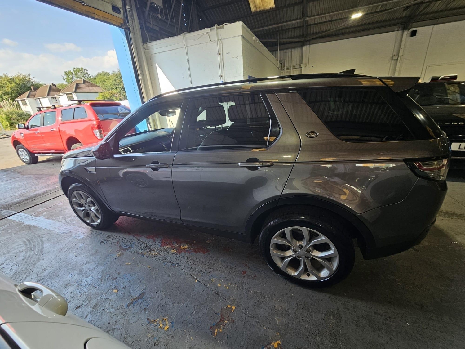 Land Rover Discovery Sport 2017 - Cars in Pontypridd